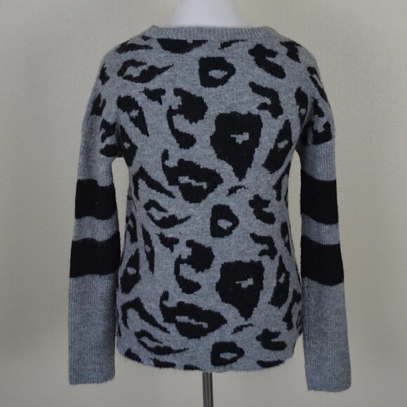 John + Jenn Finn Varsity Leopard Sweater M - Picture 5 of 7
